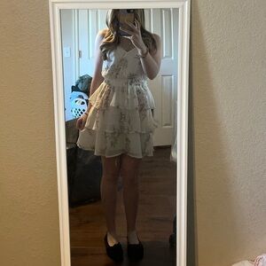 Francesca's Collections Cream Floral Mini Dress